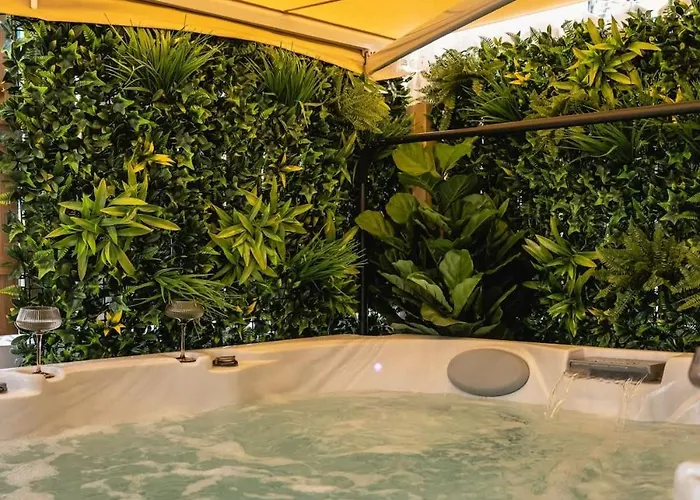 Dinbnb Homes I Bergen's #1 I Jacuzzi & Fireplace & Balcony * Bergen