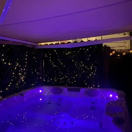 Dinbnb Homes I #1 In I Jacuzzi & Parking & Location Σπίτι διακοπών Μπέργκεν