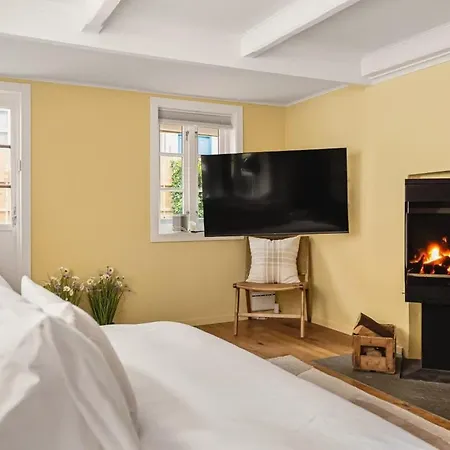 Dinbnb Homes I Bergen's #1 I Jacuzzi & Fireplace & Balcony Feriehus Bergen