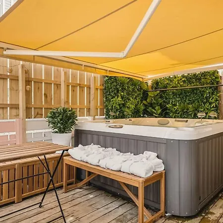 Dinbnb Homes I Bergen's #1 I Jacuzzi & Fireplace & Balcony * Bergen