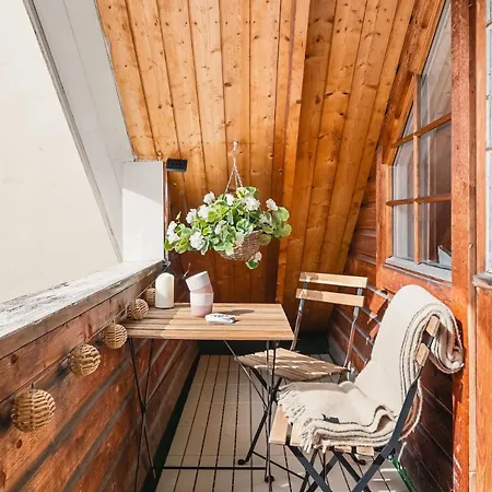 Dinbnb Homes I Bergen's #1 I Jacuzzi & Fireplace & Balcony * Bergen