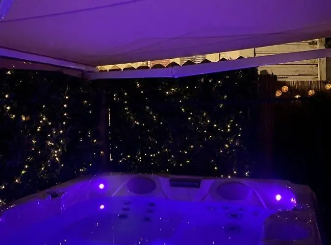 Dinbnb Homes I Bergen's #1 I Jacuzzi & Fireplace & Balcony Dom wakacyjny Bergen