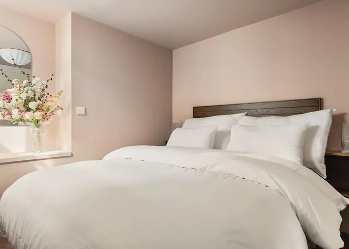 Dinbnb Homes I Bergen's #1 I Jacuzzi & Fireplace & Balcony *