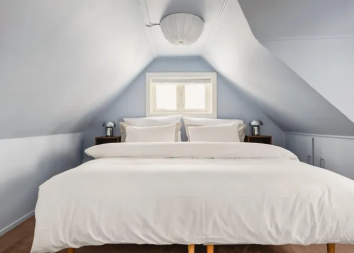 Dom wakacyjny Dinbnb Homes I Bergen's #1 I Jacuzzi & Fireplace & Balcony Bergen